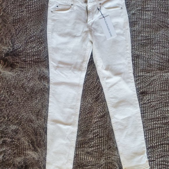 CALVIN KLINE MID RIZE WHITE JEANS NWT - Picture 2 of 3